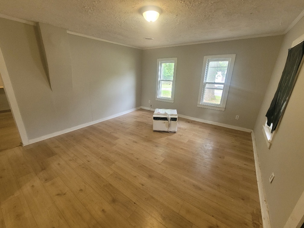 301 E Olive Street Property Photo 8