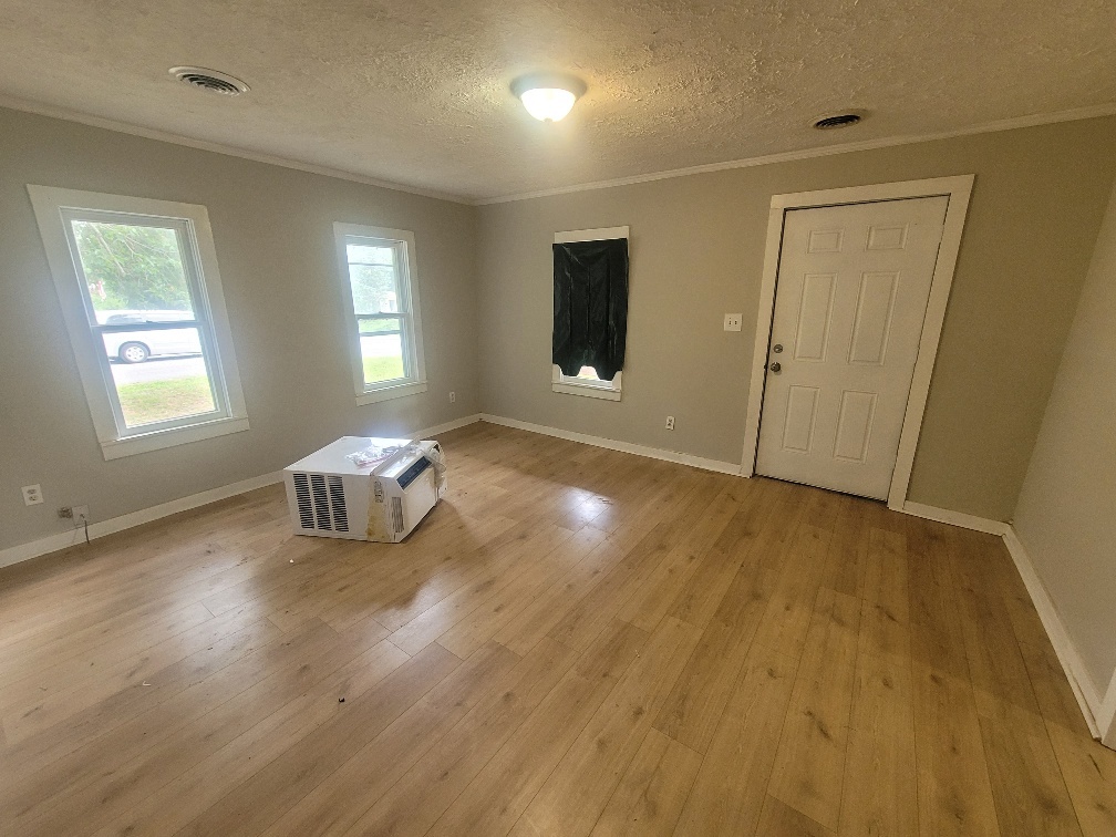 301 E Olive Street Property Photo 9