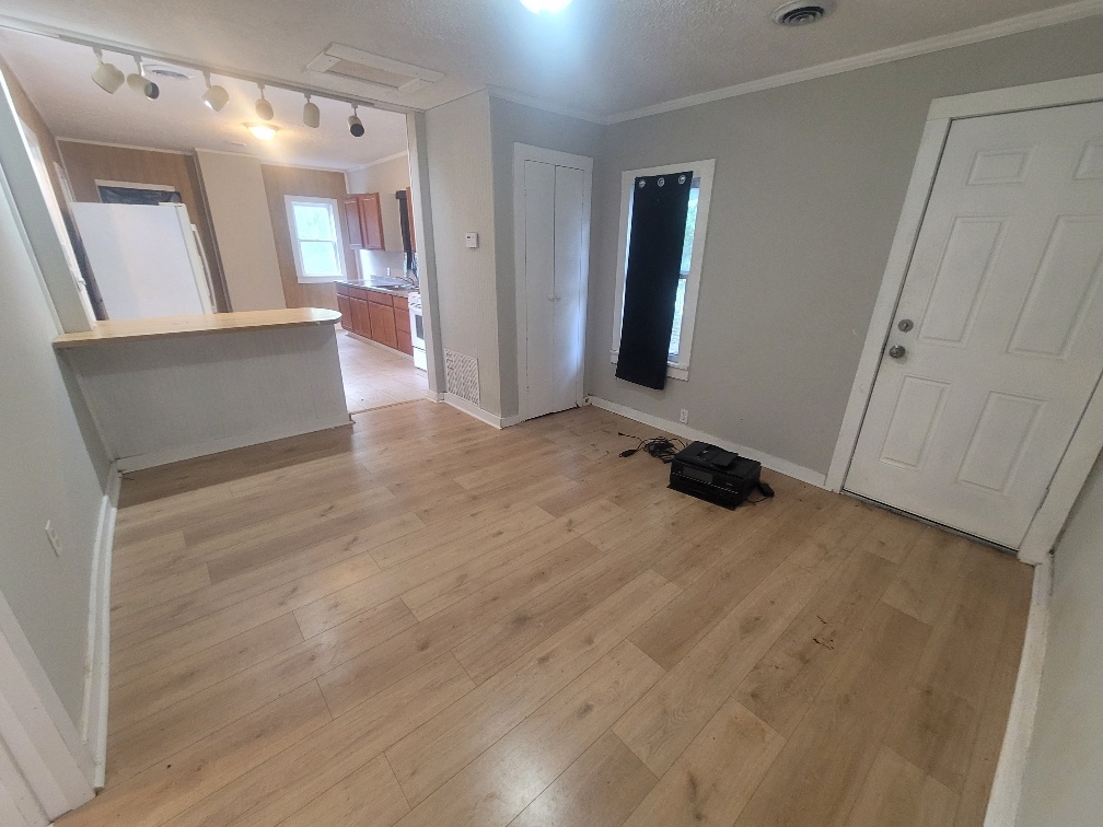 301 E Olive Street Property Photo 11