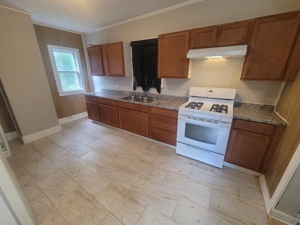 301 E Olive Street Property Photo 17