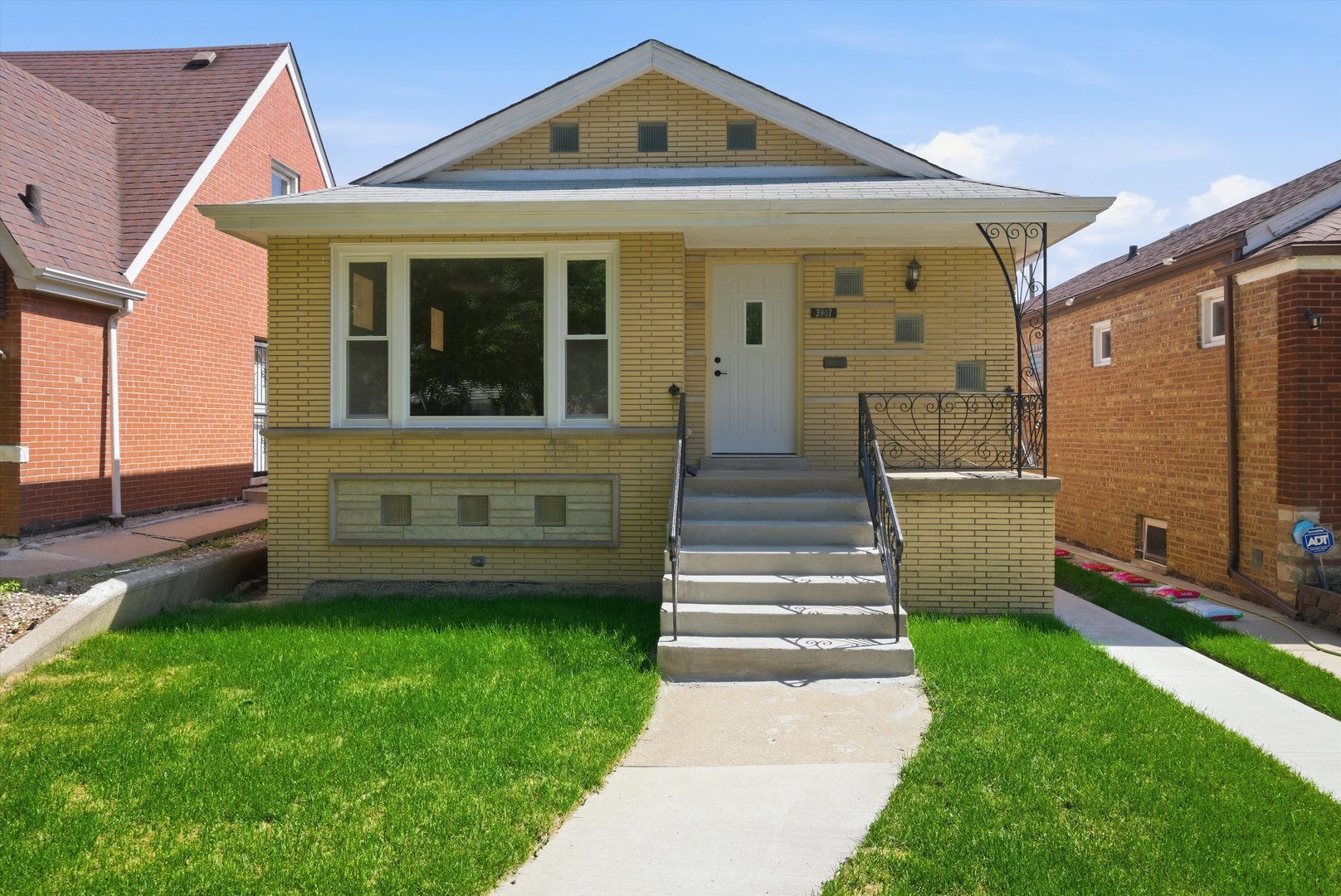 3907 W Marquette Road Property Photo 2