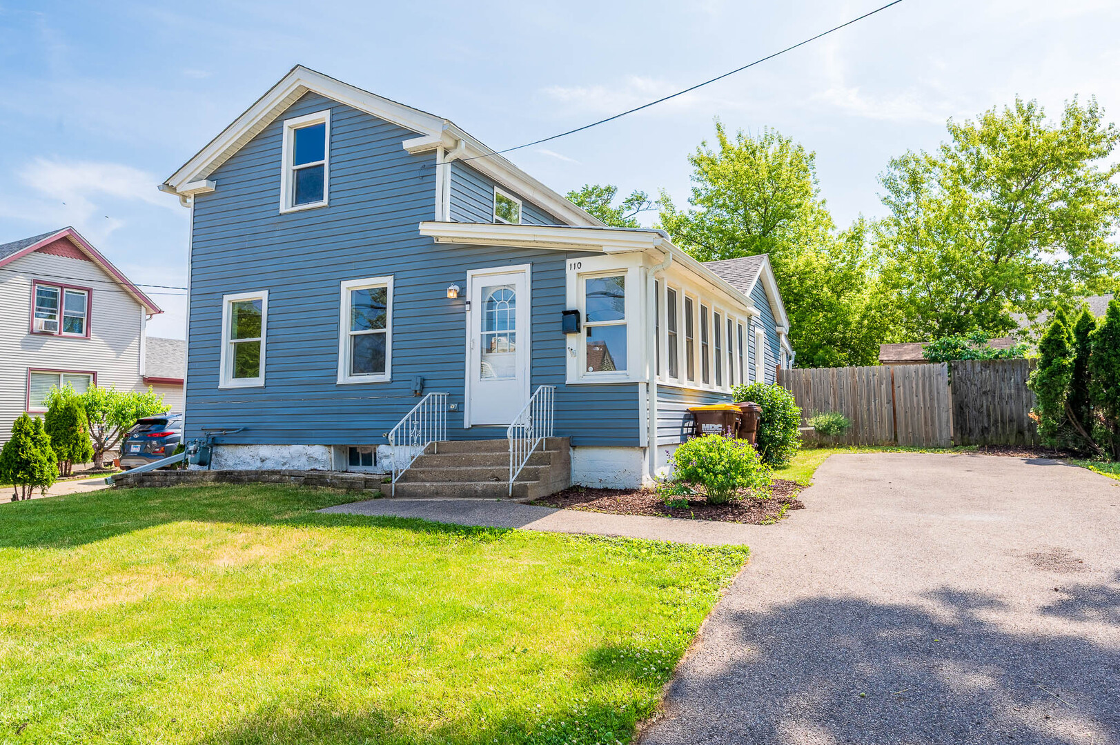 110 N Seminary Avenue Property Photo 2