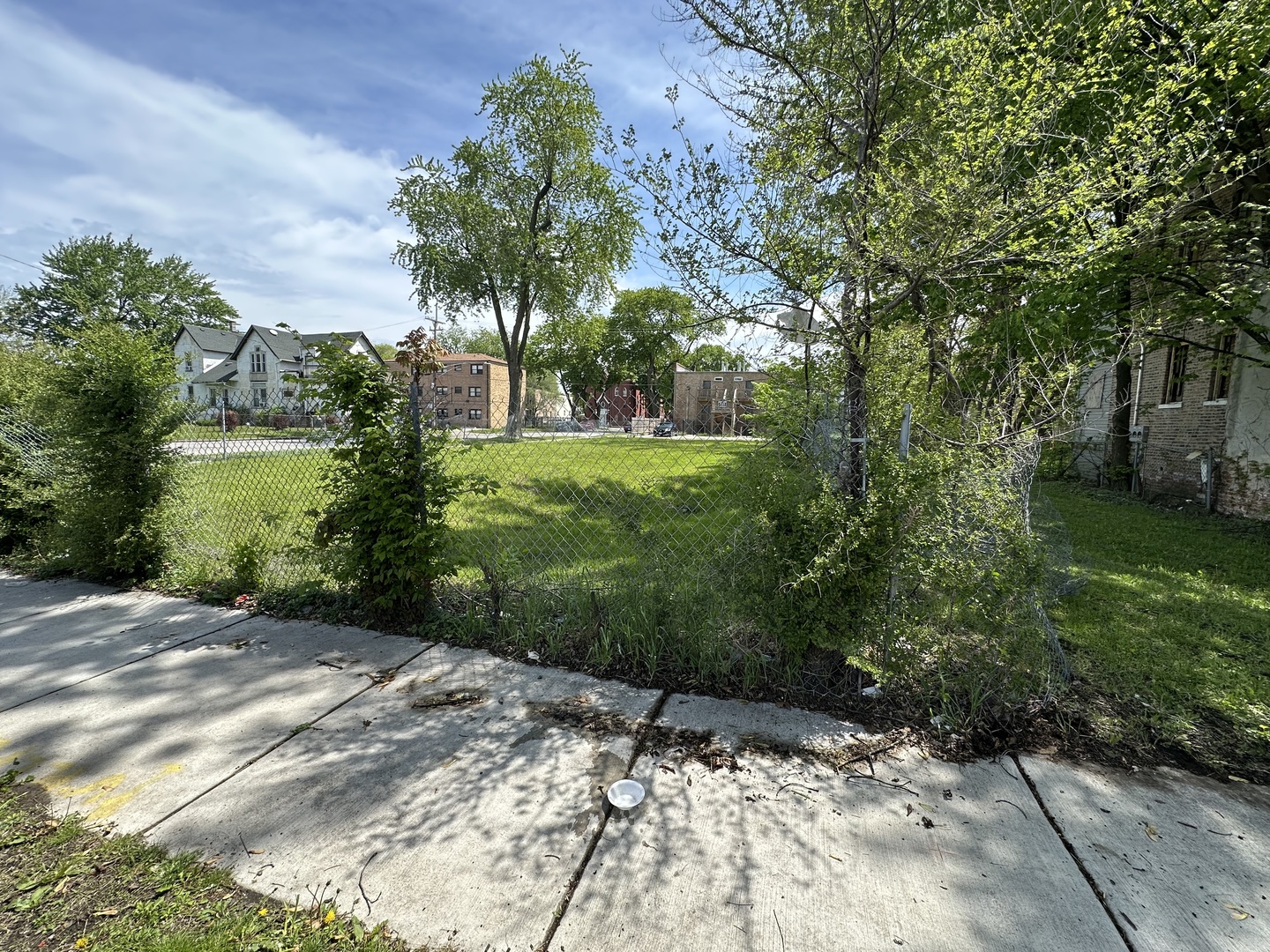 6401 S Vernon Avenue Property Photo 2
