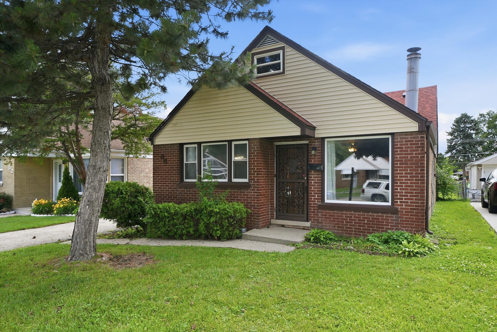 44 50th Avenue Property Photo 1
