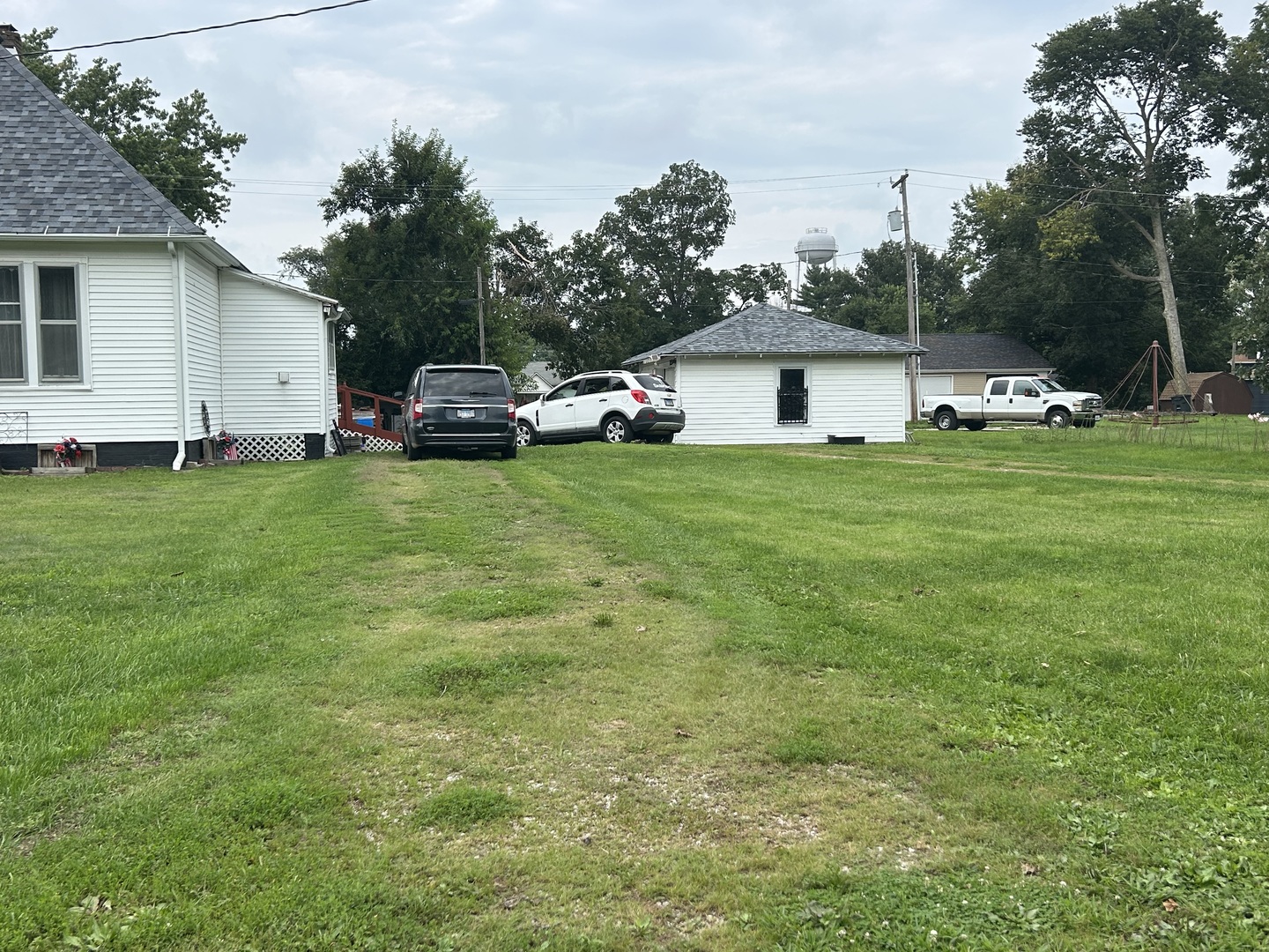 108 S Gray Street Property Photo 10