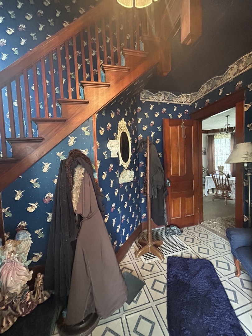108 S Gray Street Property Photo 15
