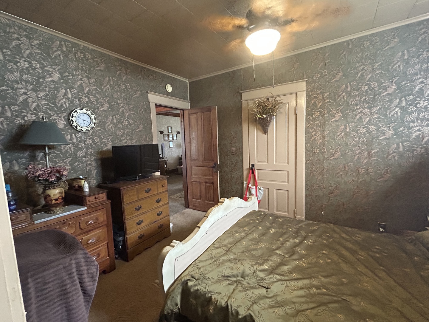 108 S Gray Street Property Photo 31