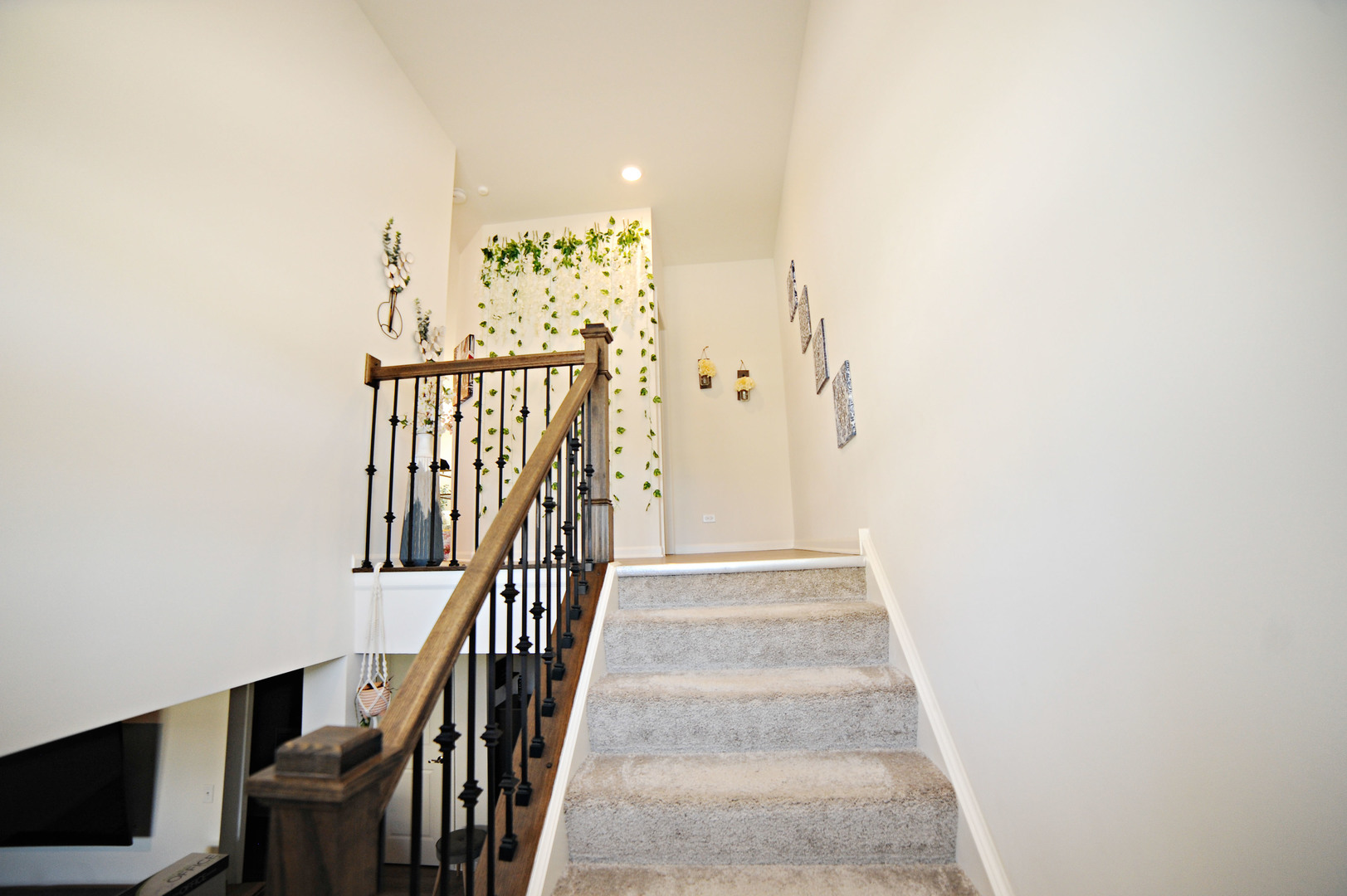 530 Cimmaron Circle Property Photo 3