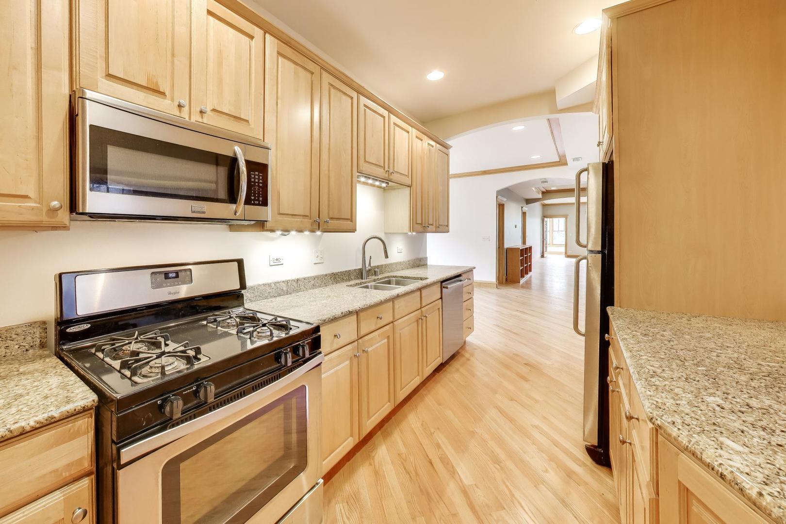6741 N Sheridan Road 2s Property Photo 16