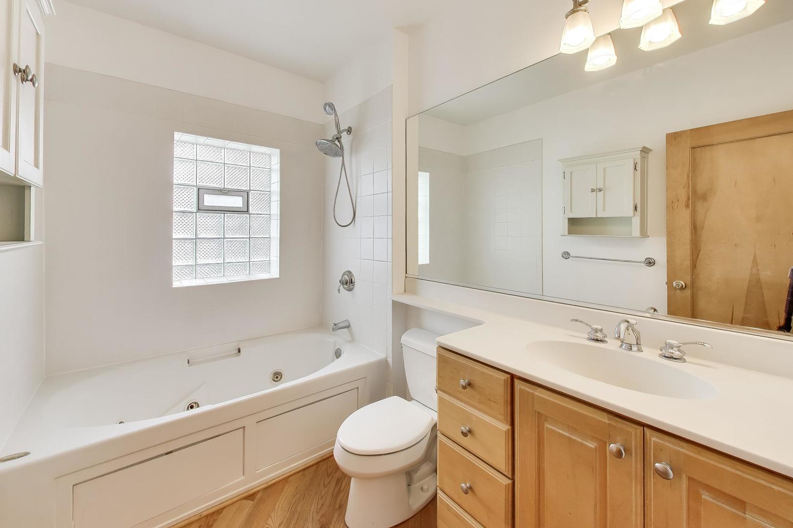 6741 N Sheridan Road 2s Property Photo 22