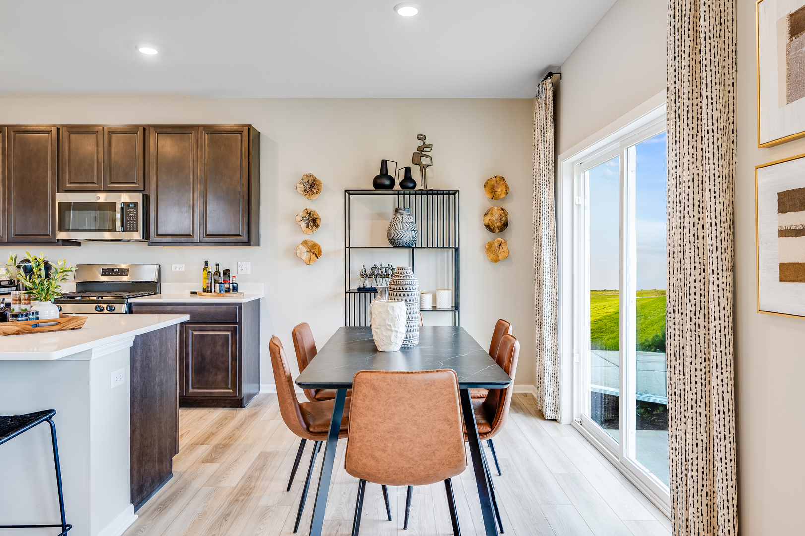 2626 Dundee Drive Property Photo 9