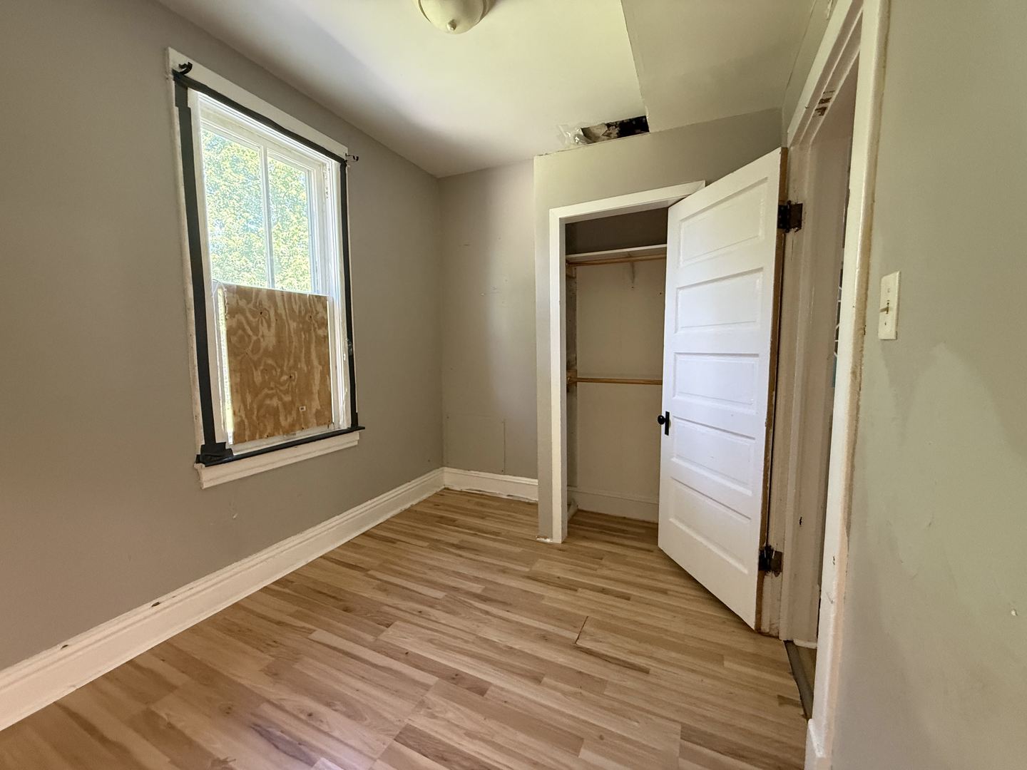 19 W 36th Place Property Photo 13