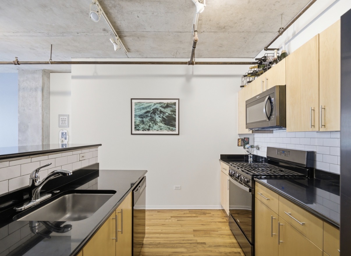 700 W Van Buren Street 602 Property Photo 6