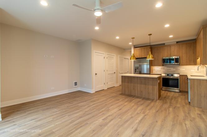 507 E 60th Street Garden Property Photo 3