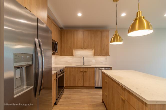 507 E 60th Street Garden Property Photo 4