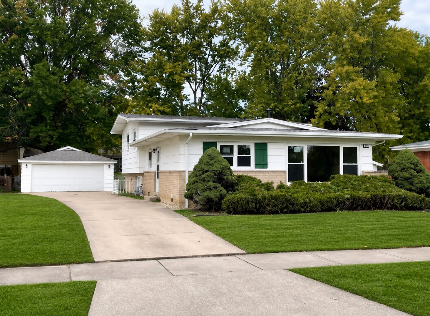 244 N Park Drive Property Photo 2