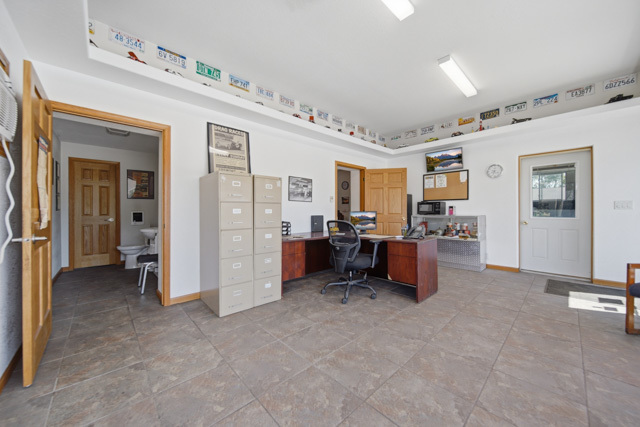 602 S Division Avenue Property Photo 7