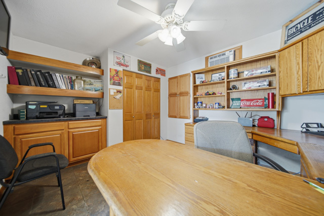 602 S Division Avenue Property Photo 11