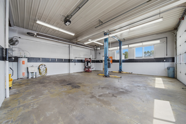 602 S Division Avenue Property Photo 12