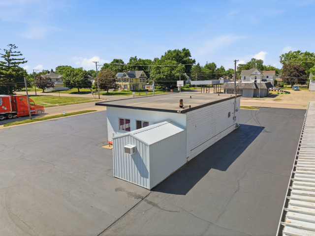 602 S Division Avenue Property Photo 26