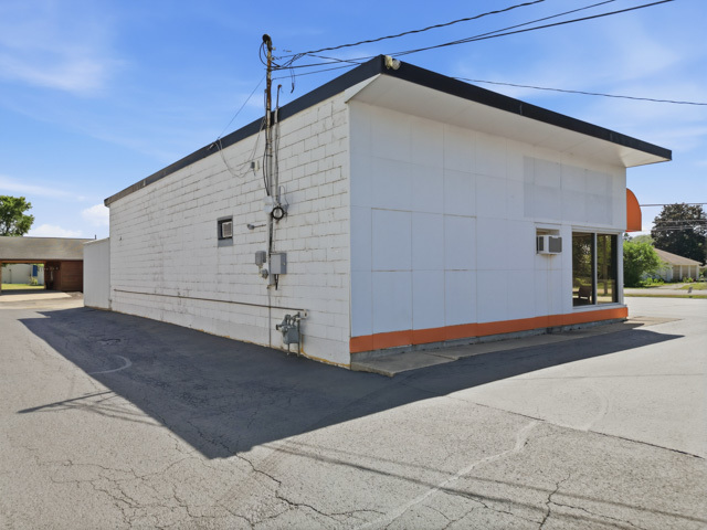 602 S Division Avenue Property Photo 27