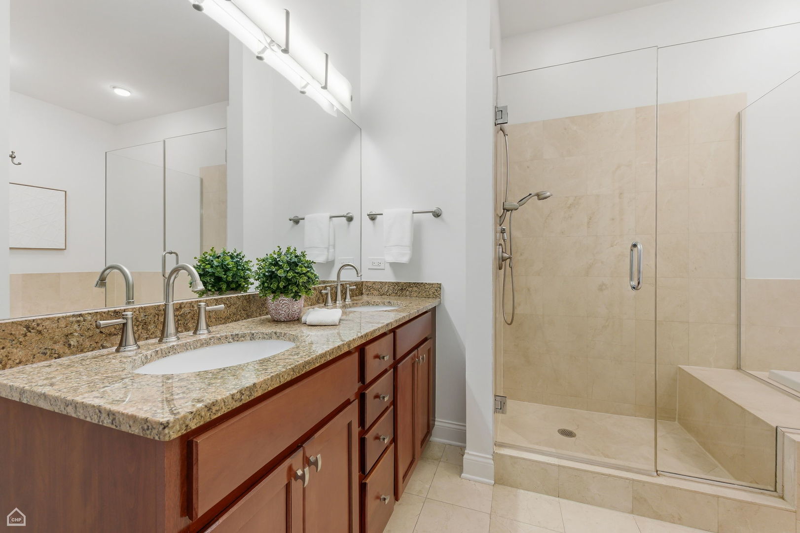 4705 S Champlain Avenue 301 Property Photo 24