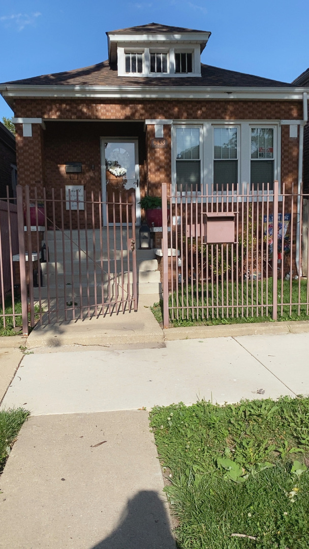 6433 S Talman Avenue Property Photo 3