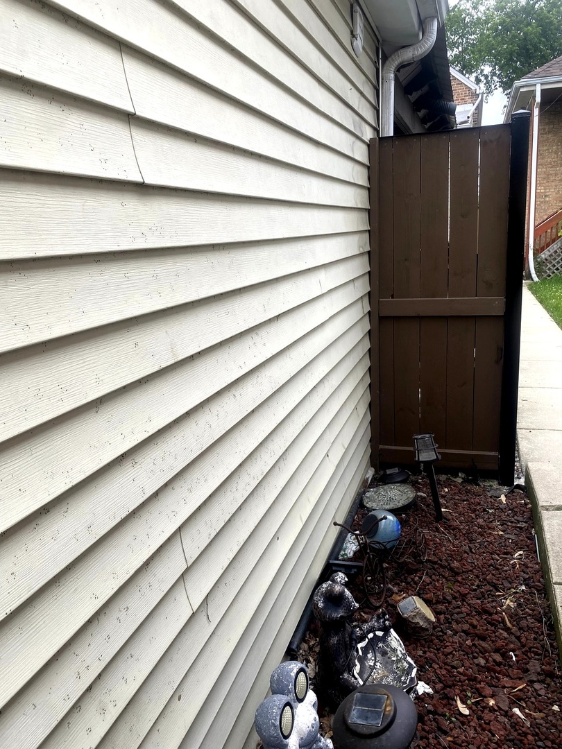 6433 S Talman Avenue Property Photo 25