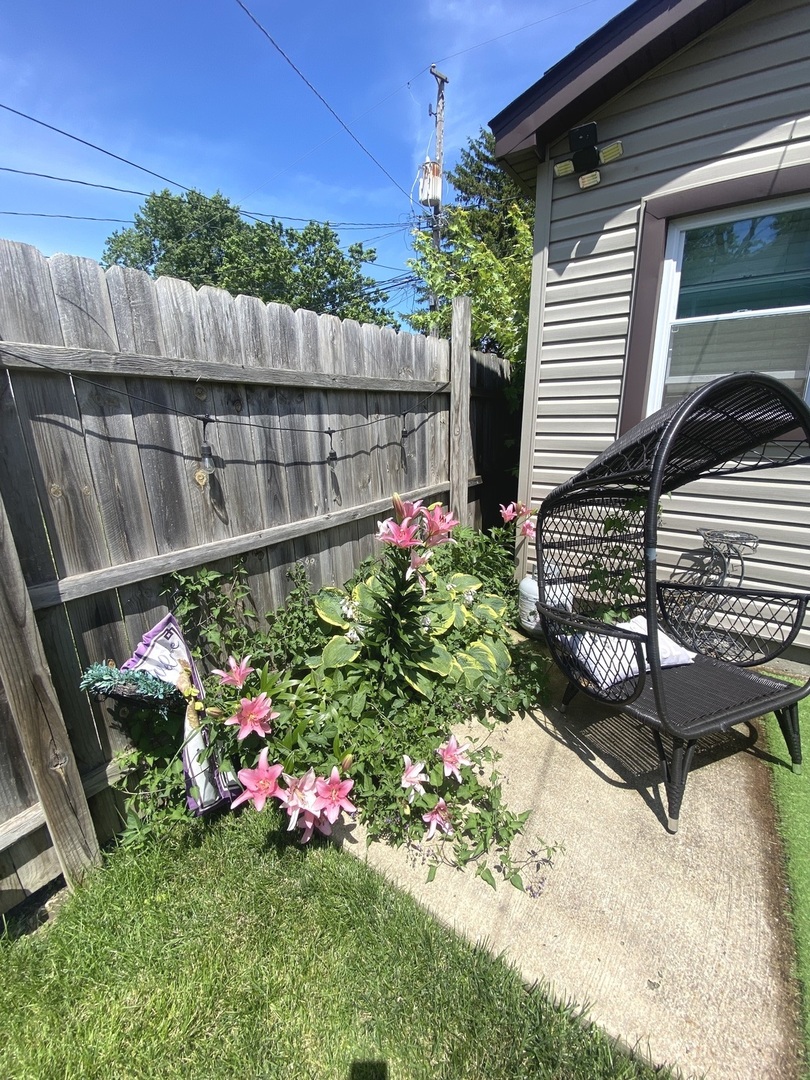6433 S Talman Avenue Property Photo 31