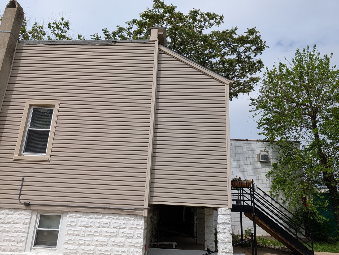 5651 W Grand Avenue Property Photo 7