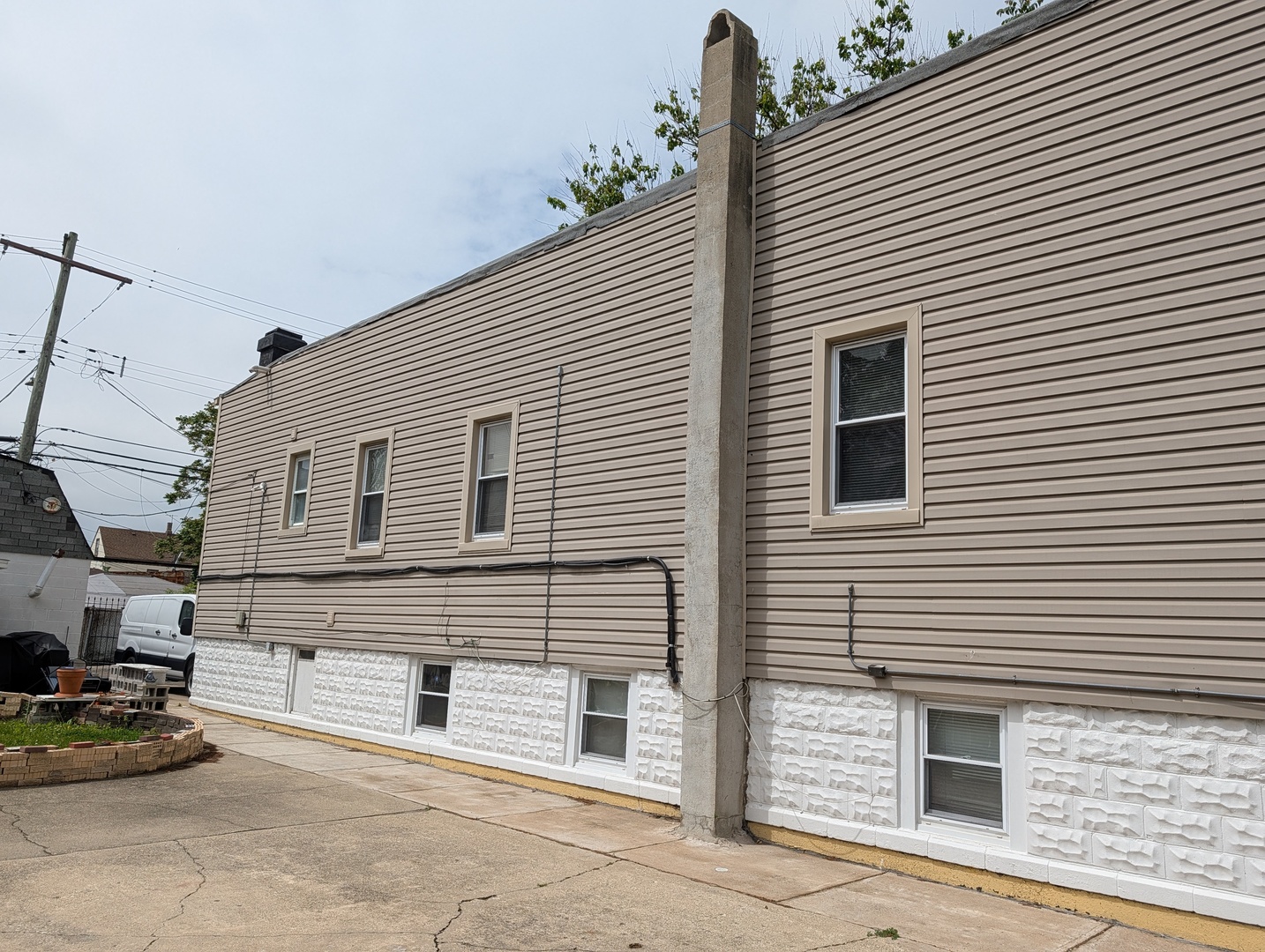 5651 W Grand Avenue Property Photo 11