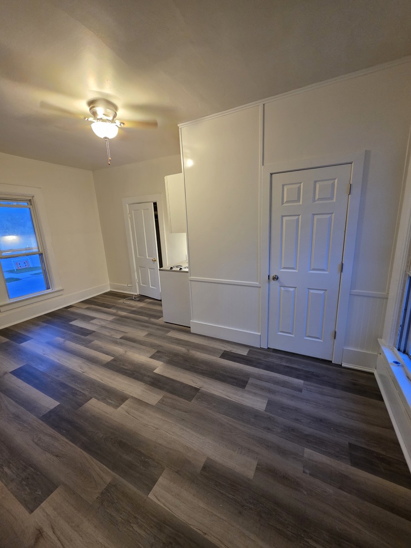 221 S Mill Street Property Photo 8