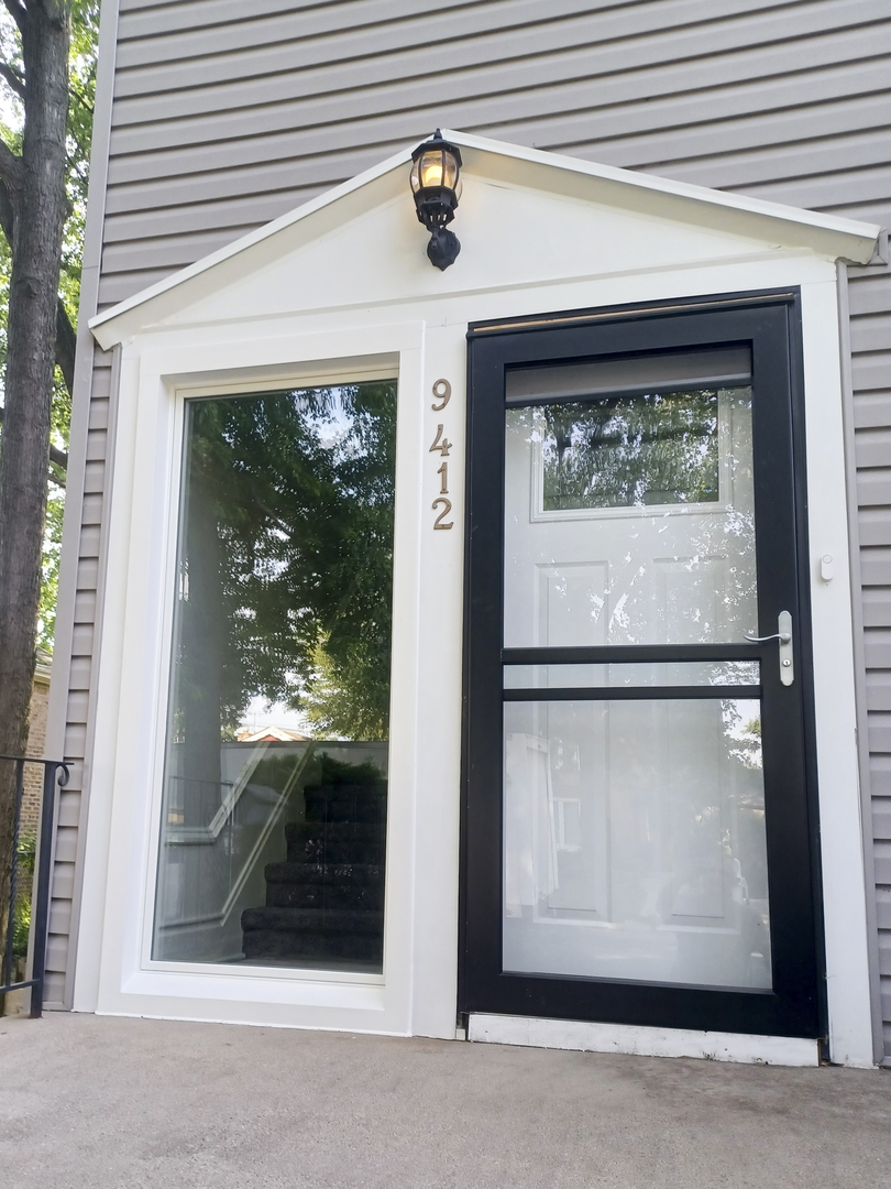 9412 S Homan Avenue Property Photo 3