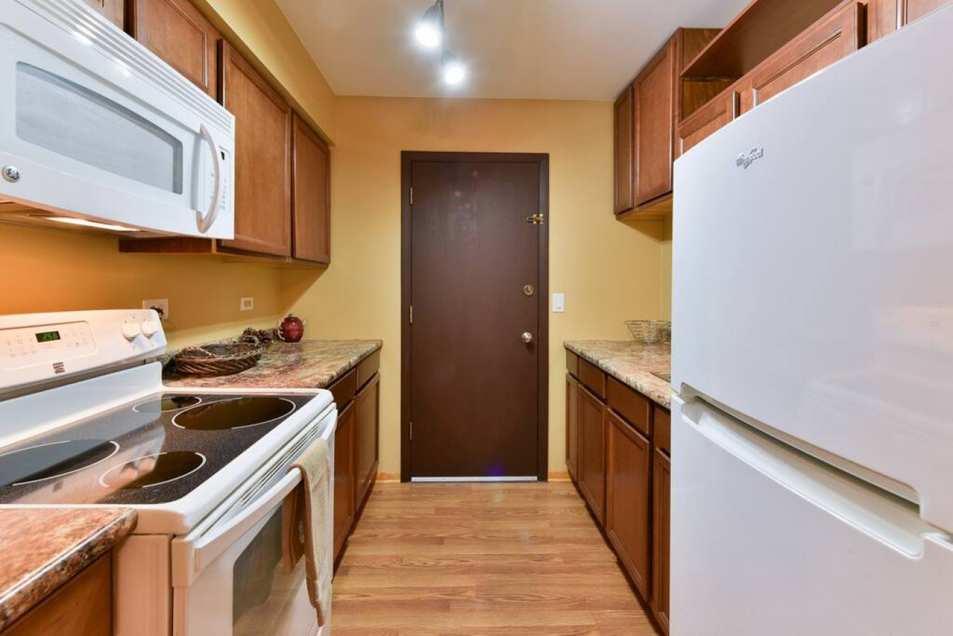 5113 N East River Road 1k Property Photo 12