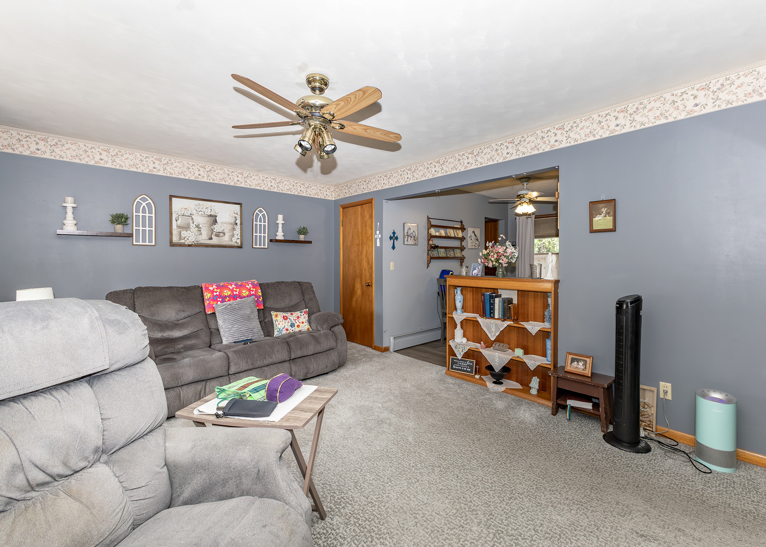 706 14th Place Property Photo 4