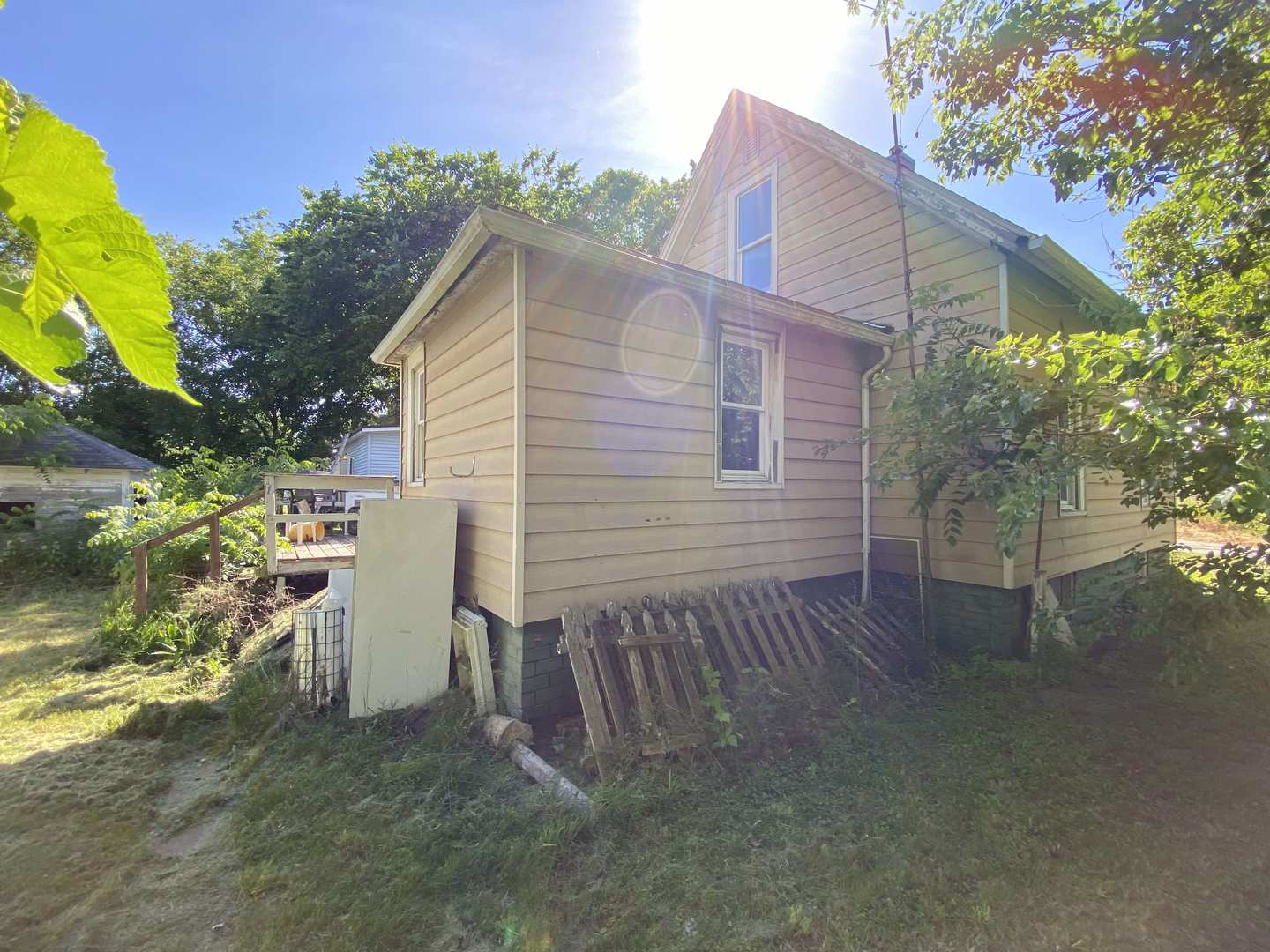 1011 Lincoln Street Property Photo 4