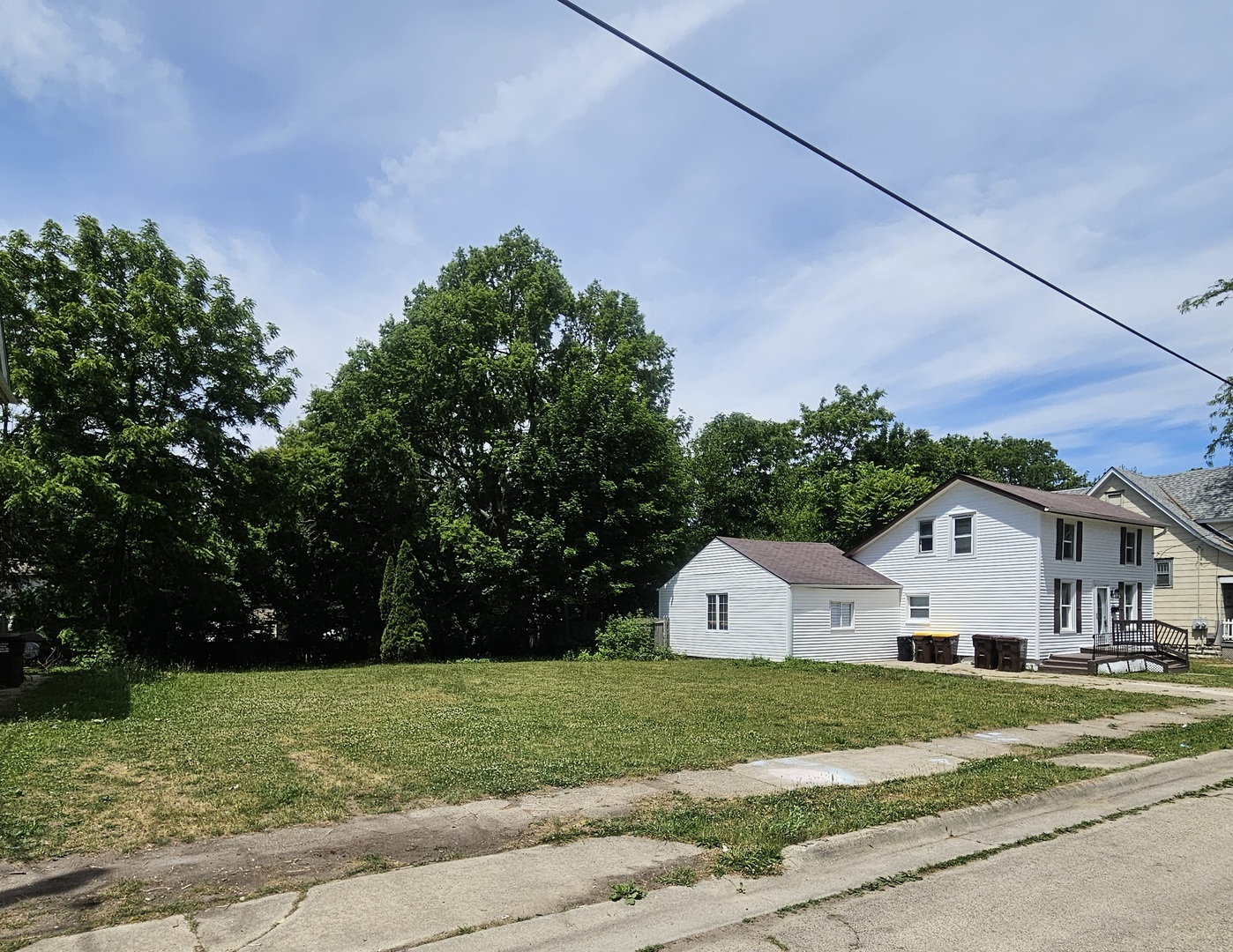 218 Oakwood Avenue Property Photo 2