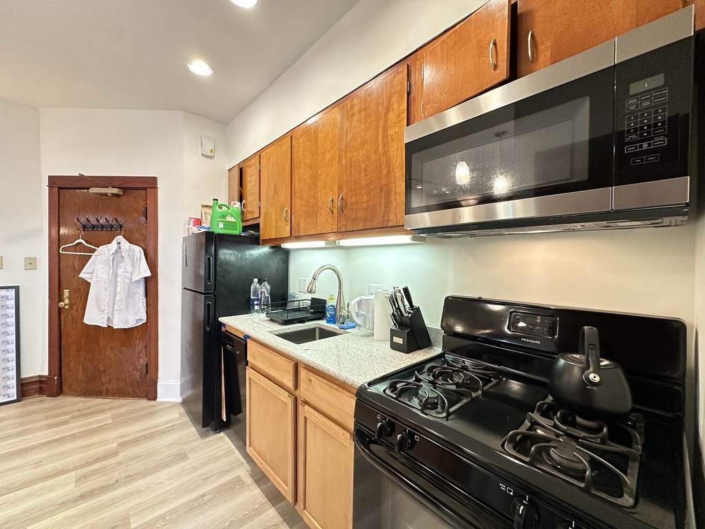 2821 W Shakespeare Avenue 2f Property Photo 7