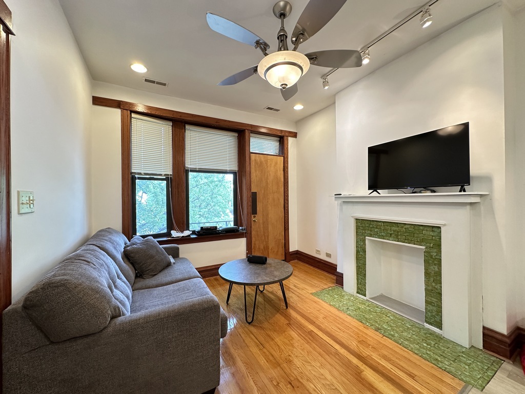 2821 W Shakespeare Avenue 2f Property Photo 12