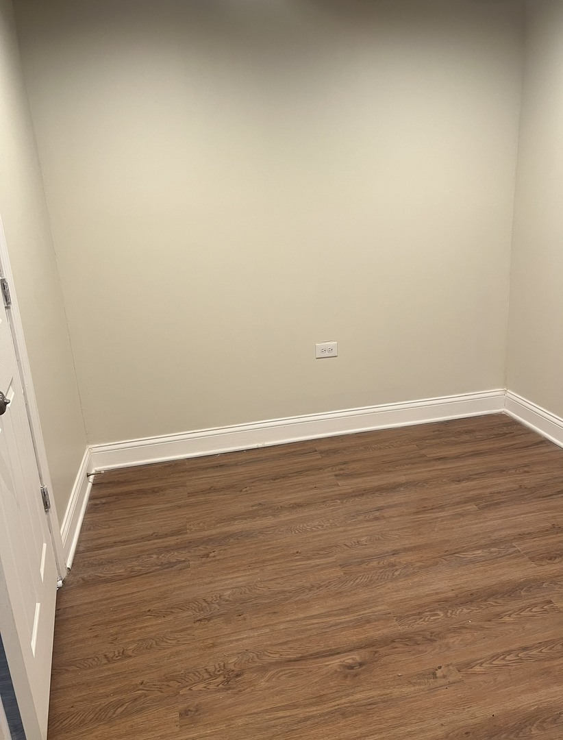 6111 S Champlain Avenue G Property Photo 2