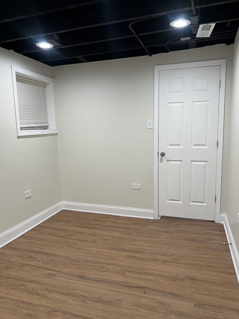 6111 S Champlain Avenue G Property Photo 9