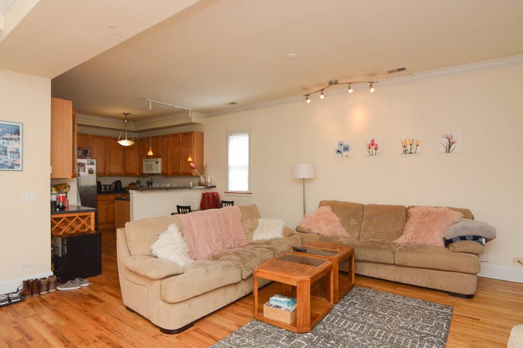 1314 W Roscoe Street 2 Property Photo 7