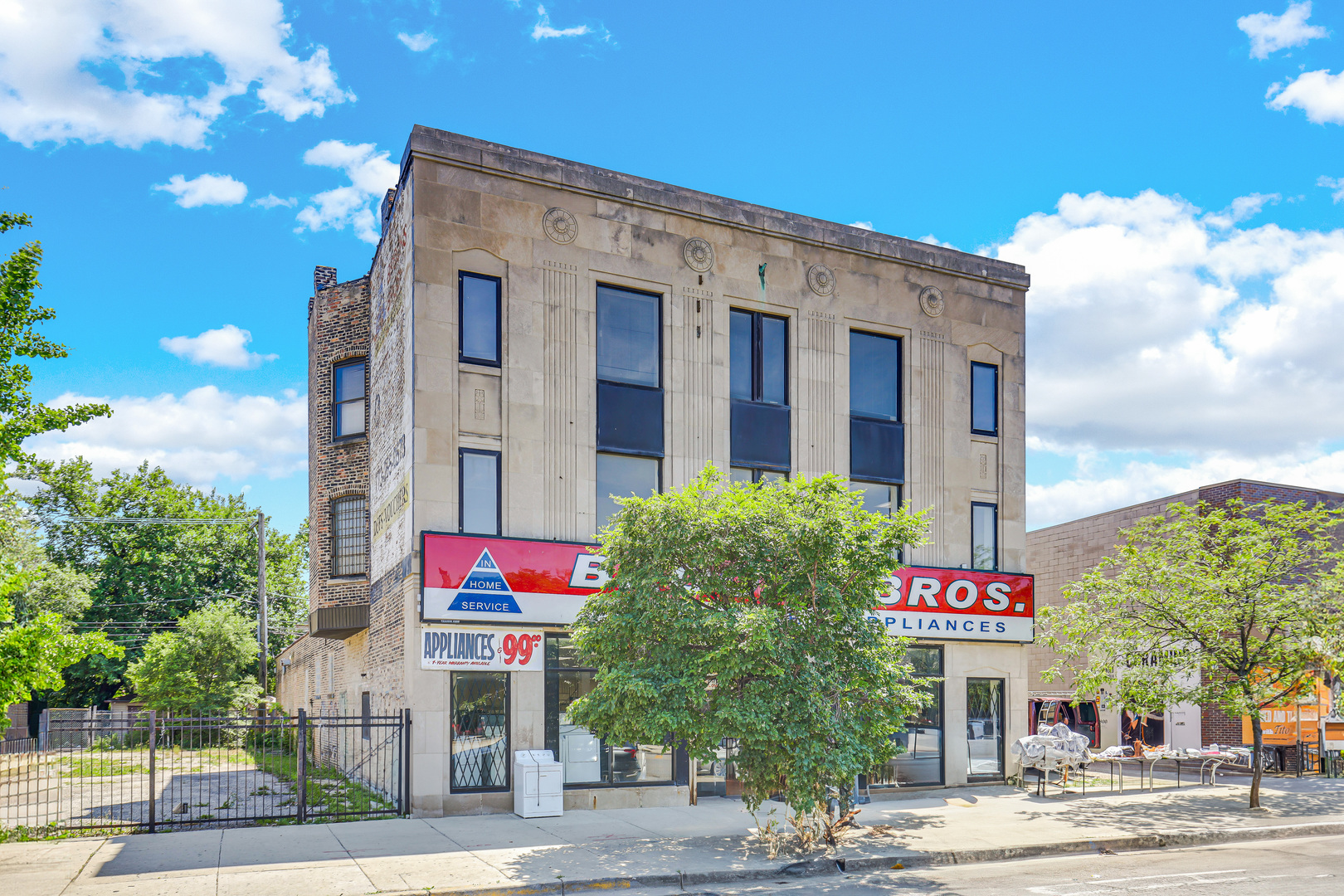 4231 W Madison Street Property Photo 4