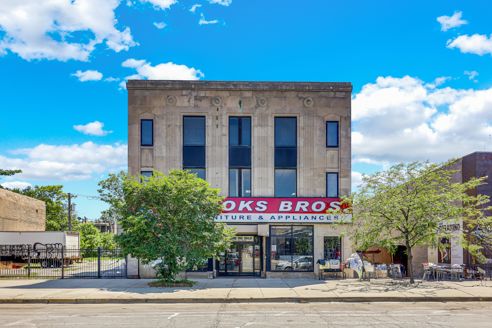 4231 W Madison Street Property Photo 5