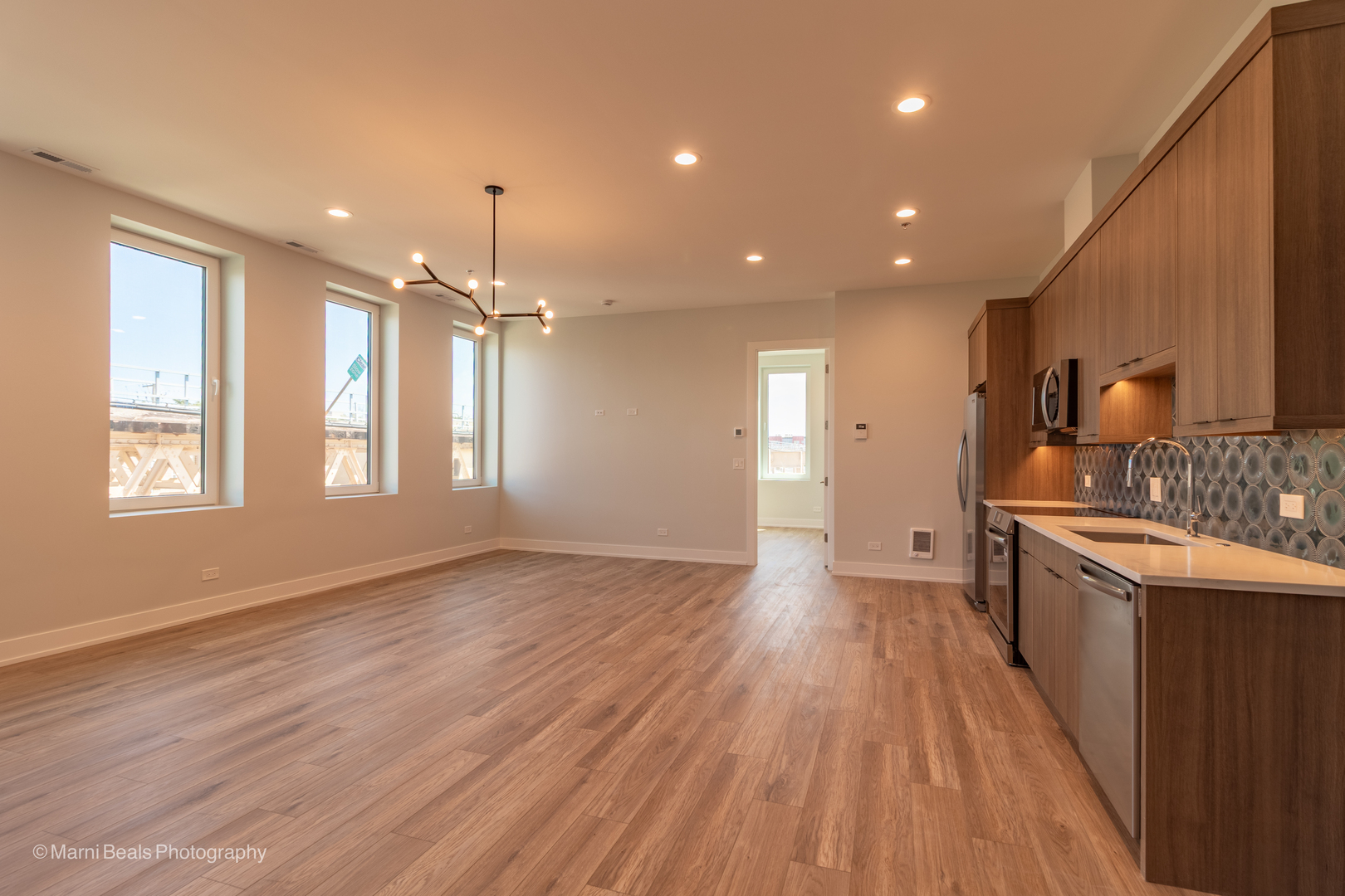 6302 S Champlain Avenue 2n Property Photo 5