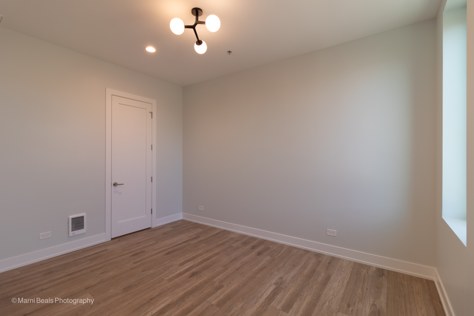 6302 S Champlain Avenue 2n Property Photo 9