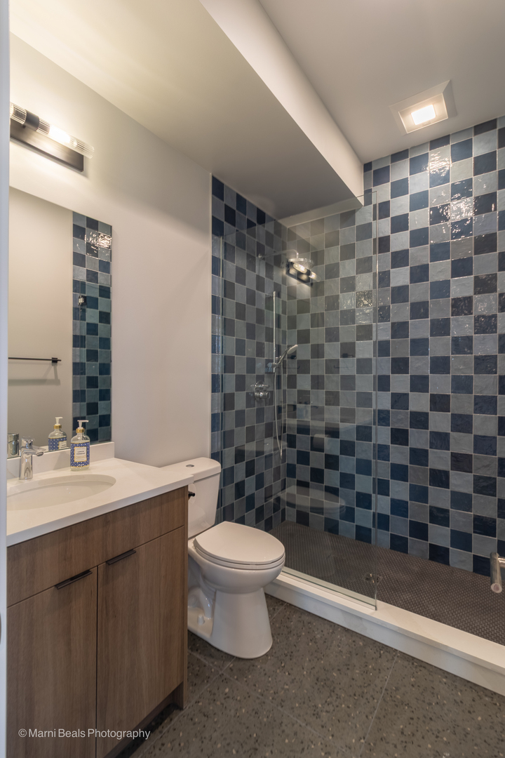 6302 S Champlain Avenue 2n Property Photo 12