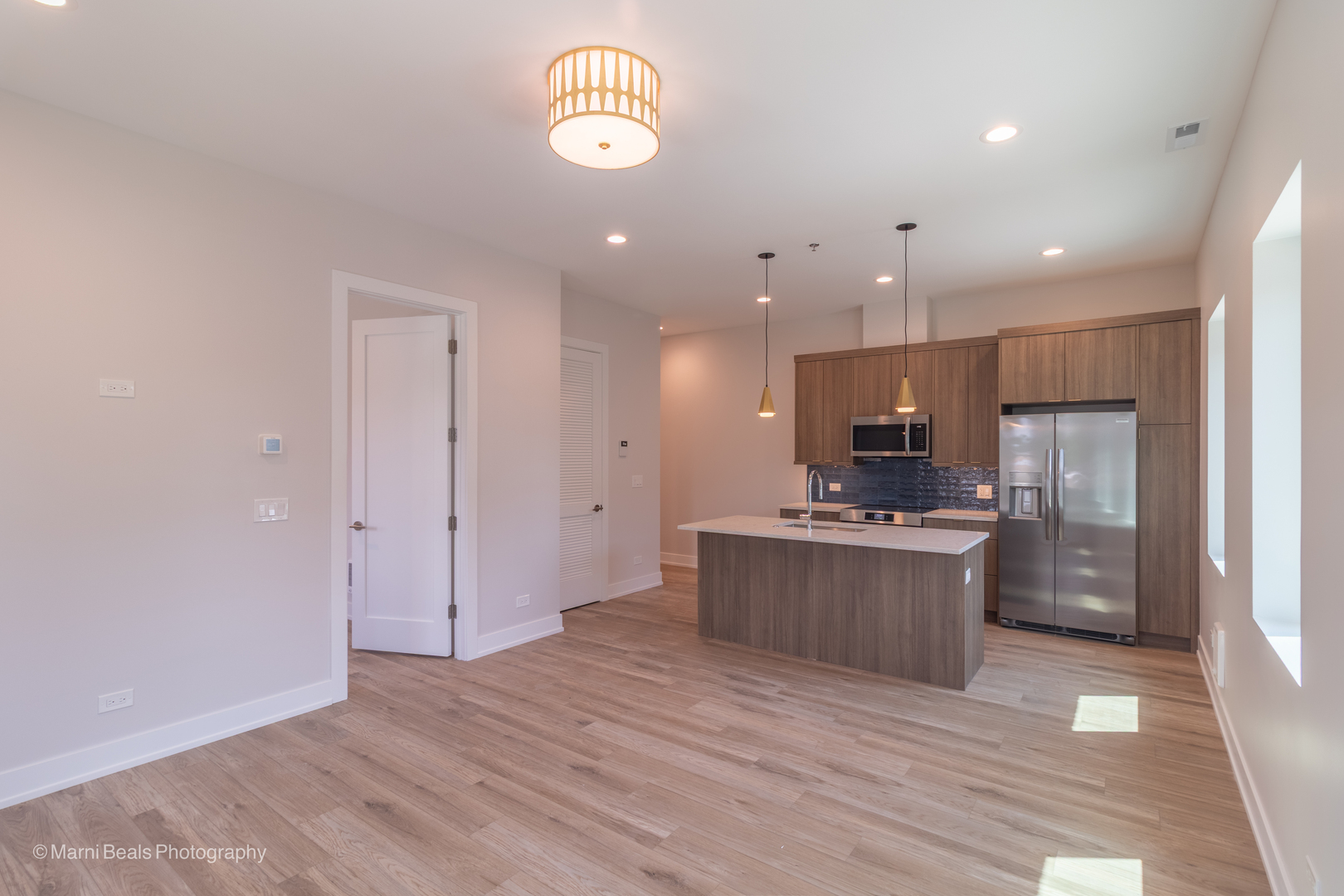 6302 S Champlain Avenue 2w Property Photo 5