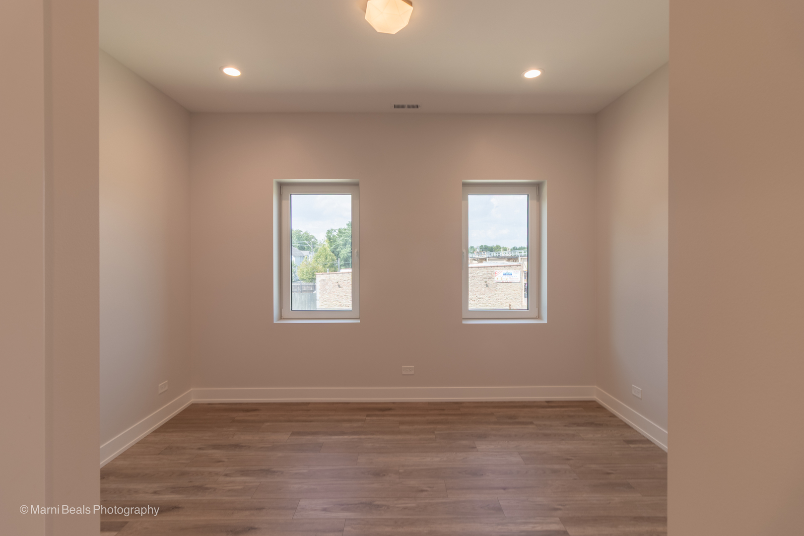 6302 S Champlain Avenue 2w Property Photo 8