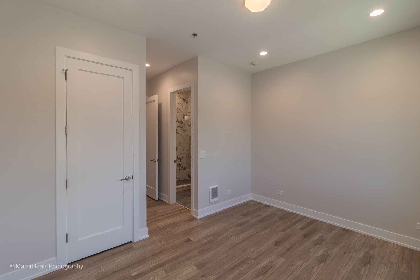 6302 S Champlain Avenue 2w Property Photo 13